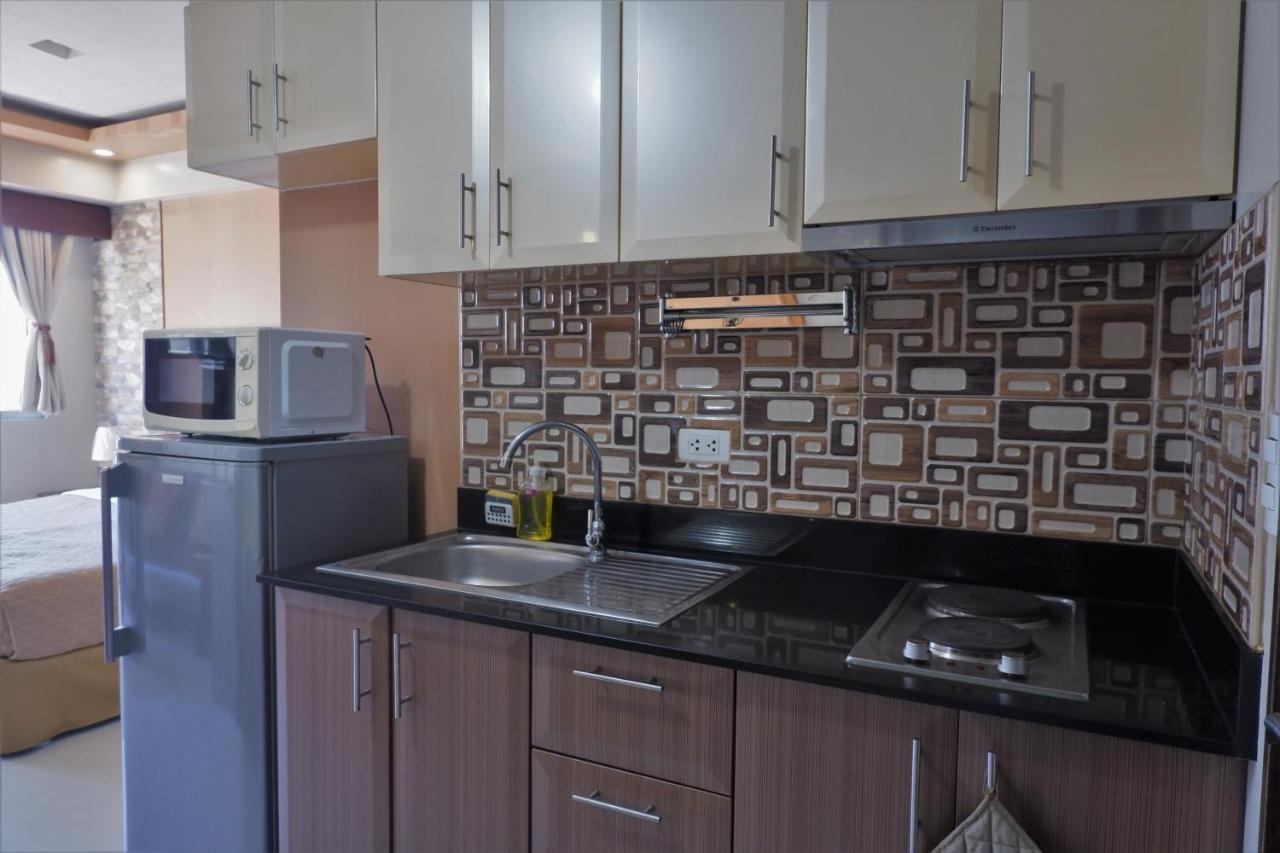 One Palm Tree Villas 마닐라 외부 사진