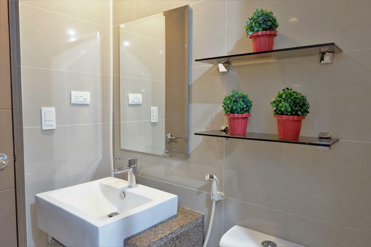 One Palm Tree Villas 마닐라 외부 사진